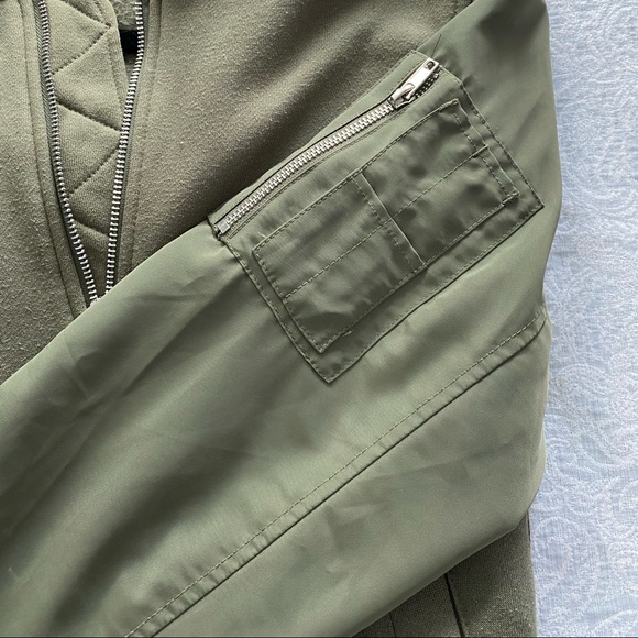 SALE🎉 Military green bomber jacket - Picture 4 of 5